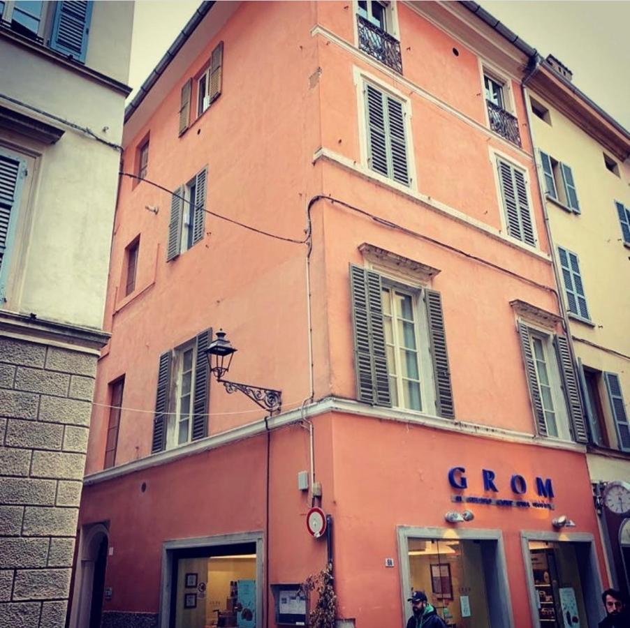 Salina Luxury Suites Parma Eksteriør bilde