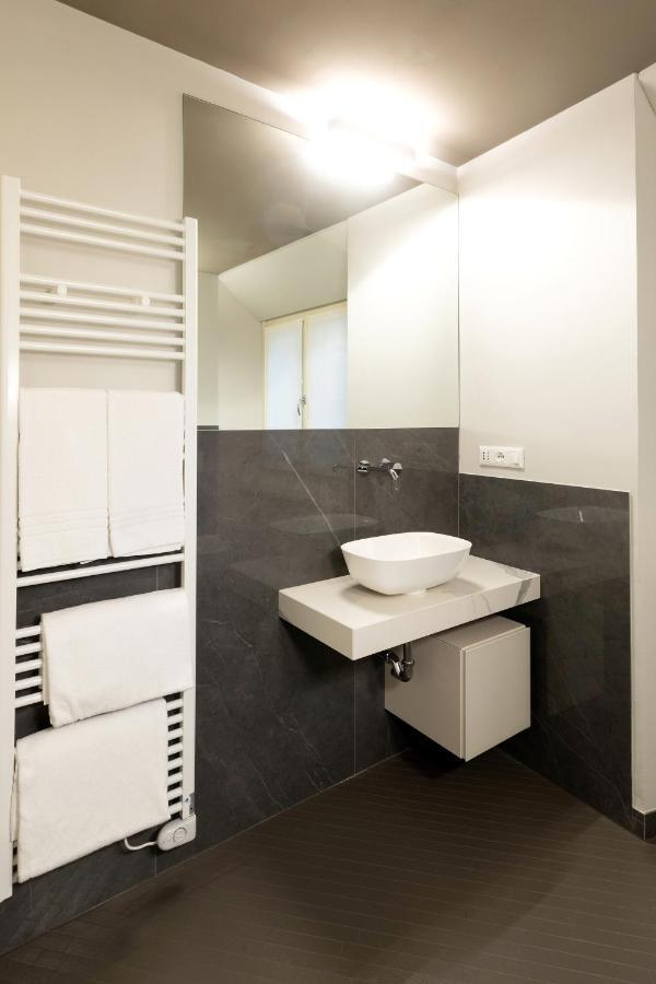 Salina Luxury Suites Parma Eksteriør bilde