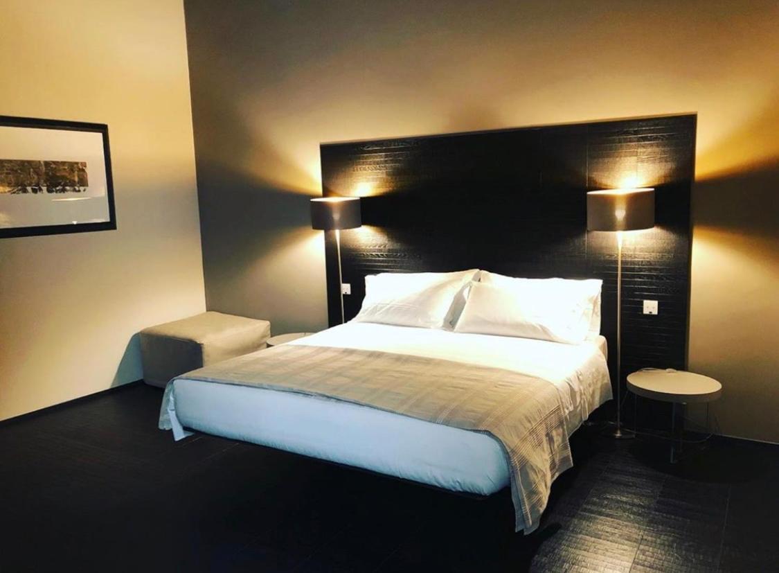 Salina Luxury Suites Parma Eksteriør bilde